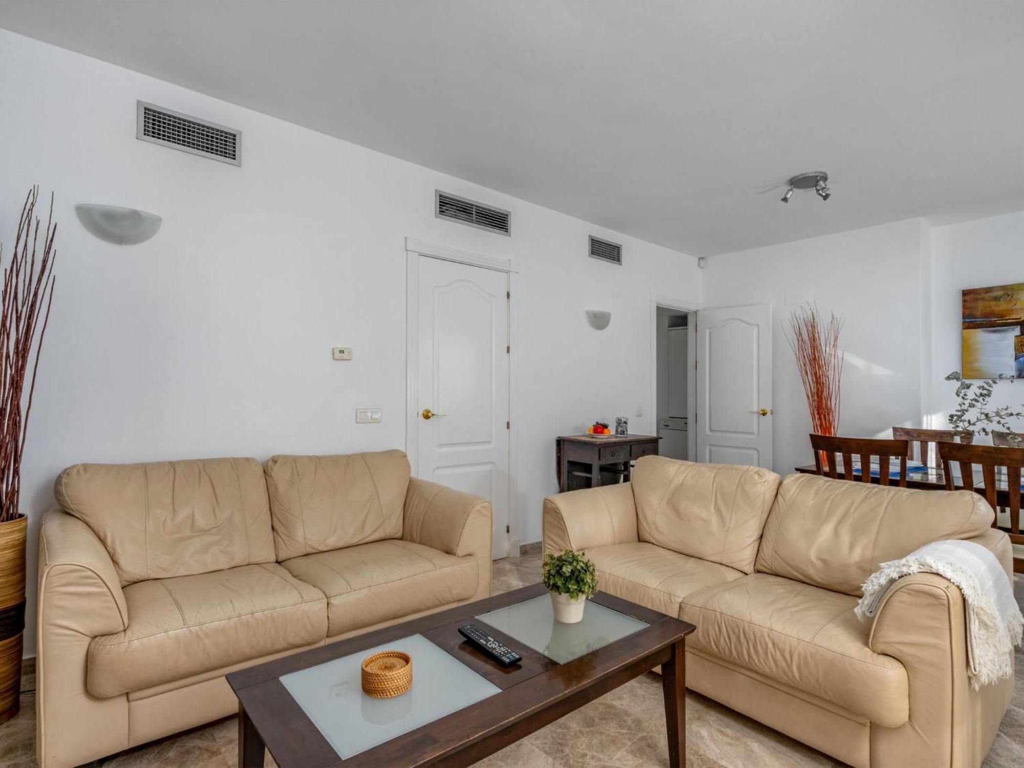 Apartemen Naranjos *