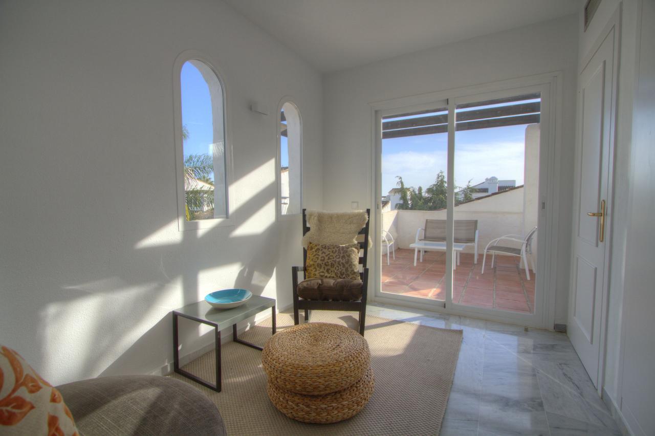 Naranjos Apartemen
