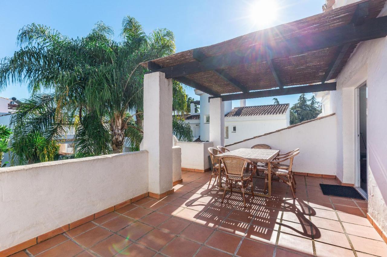 Naranjos Apartemen